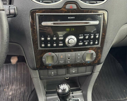 Серый Форд Фокус, объемом двигателя 2 л и пробегом 323 тыс. км за 4100 $, фото 14 на Automoto.ua