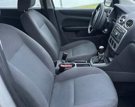 Сірий Форд Фокус, об'ємом двигуна 1.56 л та пробігом 225 тис. км за 3199 $, фото 19 на Automoto.ua