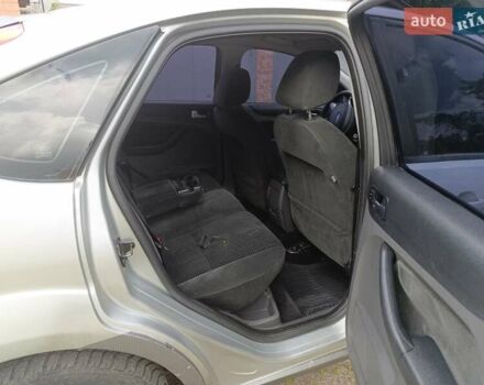 Серый Форд Фокус, объемом двигателя 1.6 л и пробегом 267 тыс. км за 3500 $, фото 4 на Automoto.ua