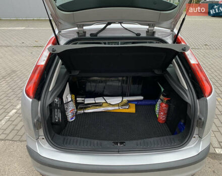 Серый Форд Фокус, объемом двигателя 1.56 л и пробегом 318 тыс. км за 4200 $, фото 4 на Automoto.ua