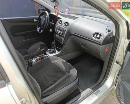 Серый Форд Фокус, объемом двигателя 1.6 л и пробегом 267 тыс. км за 3500 $, фото 3 на Automoto.ua