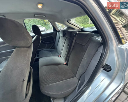 Форд Фокус 2005 в Черновцах на Automoto.ua Серый Форд Фокус, объемом двигателя 2 л и пробегом 320 тыс. км за 4150 $, фото 23 на Automoto.ua