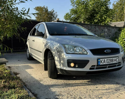 Сірий Форд Фокус, об'ємом двигуна 1.6 л та пробігом 200 тис. км за 4800 $, фото 2 на Automoto.ua