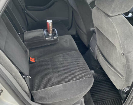 Серый Форд Фокус, объемом двигателя 2 л и пробегом 160 тыс. км за 5900 $, фото 7 на Automoto.ua