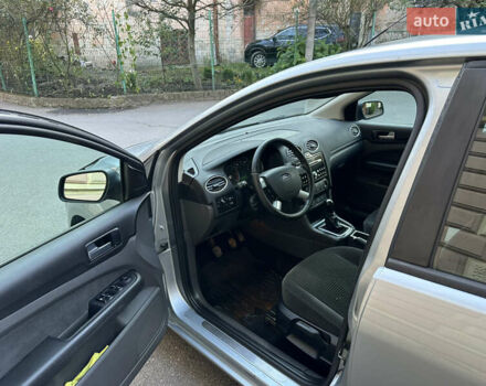 Форд Фокус 2005 в Черновцах на Automoto.ua Серый Форд Фокус, объемом двигателя 2 л и пробегом 320 тыс. км за 4150 $, фото 14 на Automoto.ua