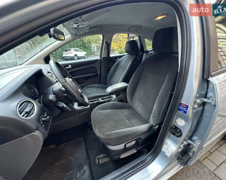 Форд Фокус 2005 в Черновцах на Automoto.ua Серый Форд Фокус, объемом двигателя 2 л и пробегом 320 тыс. км за 4150 $, фото 18 на Automoto.ua