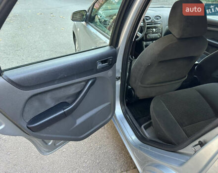 Форд Фокус 2005 в Черновцах на Automoto.ua Серый Форд Фокус, объемом двигателя 2 л и пробегом 320 тыс. км за 4150 $, фото 22 на Automoto.ua