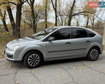 Сірий Форд Фокус, об'ємом двигуна 1.39 л та пробігом 265 тис. км за 4400 $, фото 2 на Automoto.ua