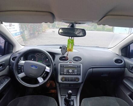 Серый Форд Фокус, объемом двигателя 1.6 л и пробегом 260 тыс. км за 3350 $, фото 5 на Automoto.ua