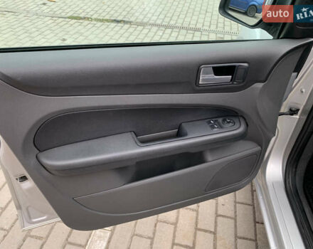 Серый Форд Фокус, объемом двигателя 1.56 л и пробегом 318 тыс. км за 4200 $, фото 11 на Automoto.ua