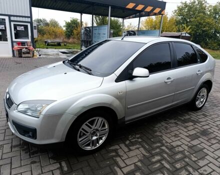 Серый Форд Фокус, объемом двигателя 1.6 л и пробегом 260 тыс. км за 3350 $, фото 2 на Automoto.ua