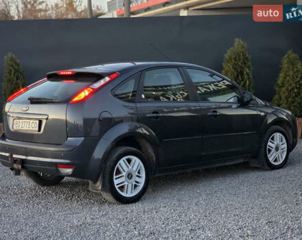 Серый Форд Фокус, объемом двигателя 1.6 л и пробегом 280 тыс. км за 3399 $, фото 5 на Automoto.ua