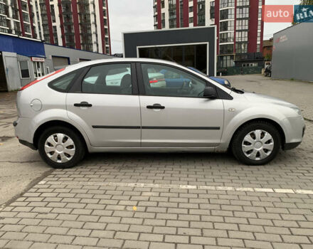 Серый Форд Фокус, объемом двигателя 1.56 л и пробегом 318 тыс. км за 4200 $, фото 2 на Automoto.ua