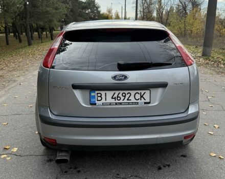 Серый Форд Фокус, объемом двигателя 1.4 л и пробегом 265 тыс. км за 4400 $, фото 6 на Automoto.ua
