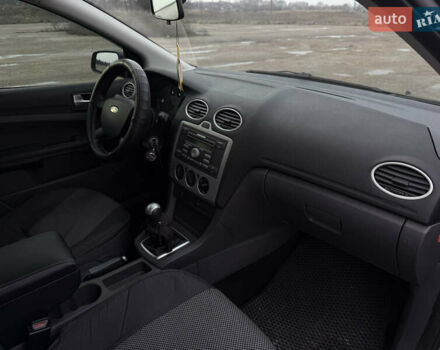 Сірий Форд Фокус, об'ємом двигуна 1.6 л та пробігом 155 тис. км за 5300 $, фото 11 на Automoto.ua