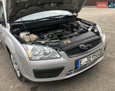 Форд Фокус 2005 в Золочев на Automoto.ua Серый Форд Фокус, объемом двигателя 1.6 л и пробегом 250 тыс. км за 3850 $, фото 8 на Automoto.ua