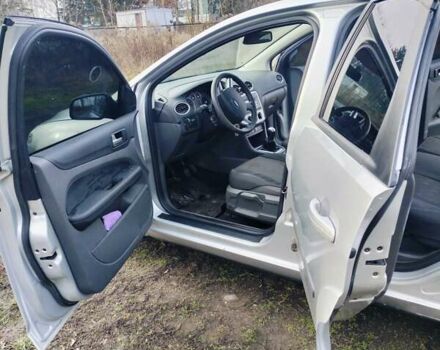 Серый Форд Фокус, объемом двигателя 1.6 л и пробегом 235 тыс. км за 3955 $, фото 5 на Automoto.ua