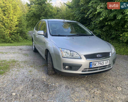 Серый Форд Фокус, объемом двигателя 1.6 л и пробегом 227 тыс. км за 5200 $, фото 1 на Automoto.ua