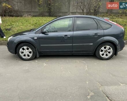 Серый Форд Фокус, объемом двигателя 1.6 л и пробегом 219 тыс. км за 3500 $, фото 2 на Automoto.ua