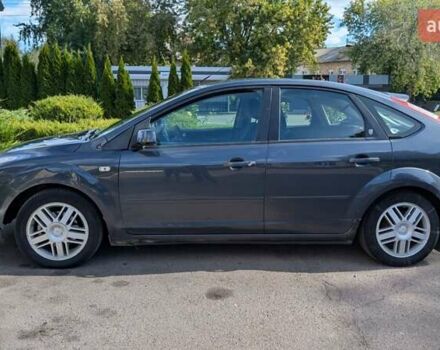 Серый Форд Фокус, объемом двигателя 1.6 л и пробегом 286 тыс. км за 3999 $, фото 5 на Automoto.ua