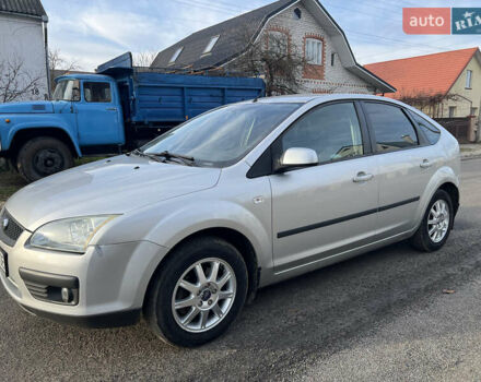 Серый Форд Фокус, объемом двигателя 1.6 л и пробегом 206 тыс. км за 3900 $, фото 25 на Automoto.ua