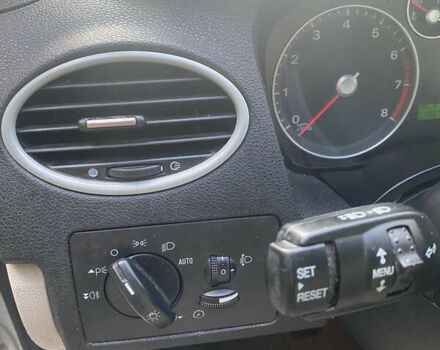 Серый Форд Фокус, объемом двигателя 1.6 л и пробегом 227 тыс. км за 5200 $, фото 26 на Automoto.ua