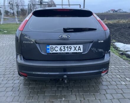 Серый Форд Фокус, объемом двигателя 1.6 л и пробегом 304 тыс. км за 4500 $, фото 2 на Automoto.ua