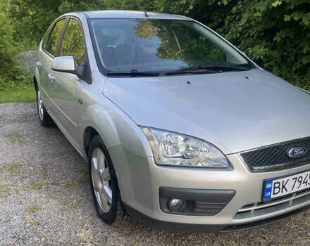 Серый Форд Фокус, объемом двигателя 1.6 л и пробегом 227 тыс. км за 5200 $, фото 3 на Automoto.ua