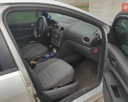 Серый Форд Фокус, объемом двигателя 1.6 л и пробегом 335 тыс. км за 3990 $, фото 1 на Automoto.ua