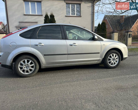 Серый Форд Фокус, объемом двигателя 1.6 л и пробегом 206 тыс. км за 3900 $, фото 8 на Automoto.ua