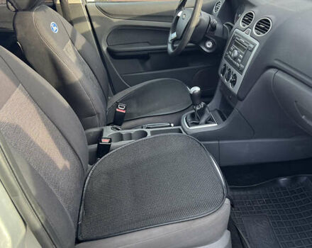 Серый Форд Фокус, объемом двигателя 1.6 л и пробегом 206 тыс. км за 3900 $, фото 39 на Automoto.ua