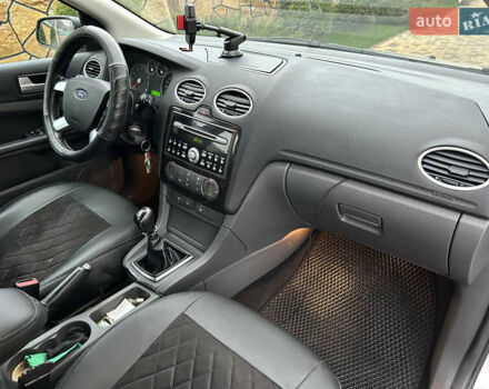 Сірий Форд Фокус, об'ємом двигуна 1.6 л та пробігом 268 тис. км за 4300 $, фото 13 на Automoto.ua