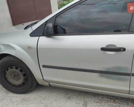 Серый Форд Фокус, объемом двигателя 1.6 л и пробегом 335 тыс. км за 3990 $, фото 6 на Automoto.ua