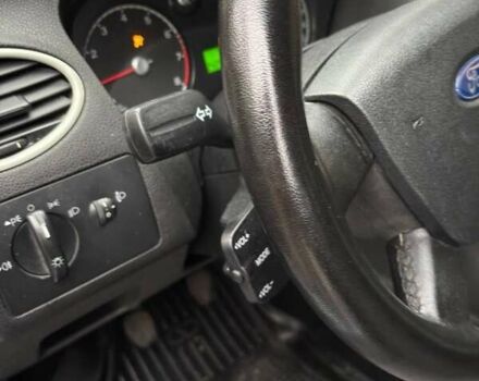 Серый Форд Фокус, объемом двигателя 1.6 л и пробегом 243 тыс. км за 4000 $, фото 8 на Automoto.ua