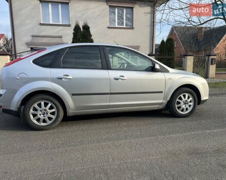 Серый Форд Фокус, объемом двигателя 1.6 л и пробегом 206 тыс. км за 3900 $, фото 7 на Automoto.ua