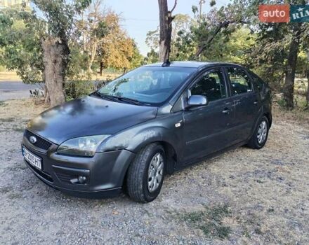 Серый Форд Фокус, объемом двигателя 1.6 л и пробегом 440 тыс. км за 4000 $, фото 1 на Automoto.ua