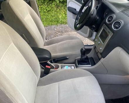 Серый Форд Фокус, объемом двигателя 1.6 л и пробегом 227 тыс. км за 5200 $, фото 11 на Automoto.ua