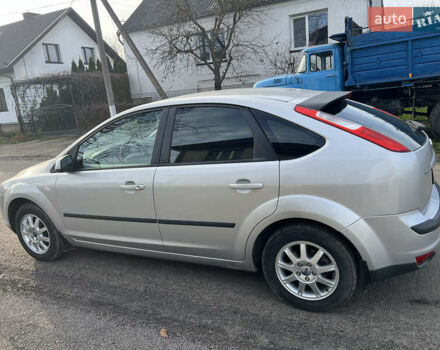 Серый Форд Фокус, объемом двигателя 1.6 л и пробегом 206 тыс. км за 3900 $, фото 20 на Automoto.ua