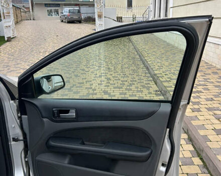 Сірий Форд Фокус, об'ємом двигуна 1.6 л та пробігом 268 тис. км за 4300 $, фото 11 на Automoto.ua