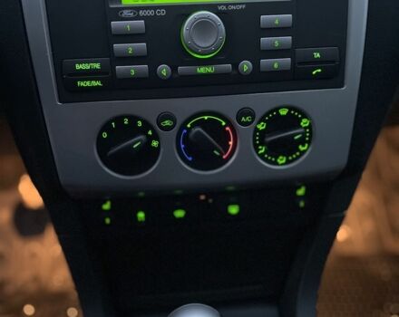 Серый Форд Фокус, объемом двигателя 1.6 л и пробегом 304 тыс. км за 4500 $, фото 11 на Automoto.ua