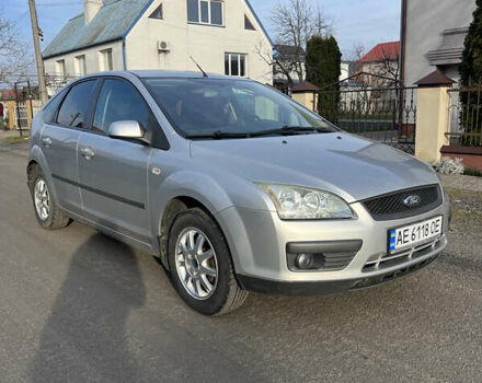 Серый Форд Фокус, объемом двигателя 1.6 л и пробегом 206 тыс. км за 3900 $, фото 5 на Automoto.ua