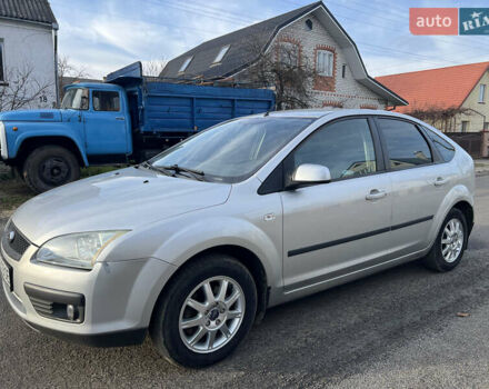 Серый Форд Фокус, объемом двигателя 1.6 л и пробегом 206 тыс. км за 3900 $, фото 26 на Automoto.ua