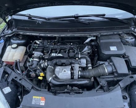 Серый Форд Фокус, объемом двигателя 1.6 л и пробегом 304 тыс. км за 4500 $, фото 4 на Automoto.ua