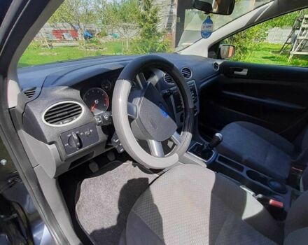 Серый Форд Фокус, объемом двигателя 1.6 л и пробегом 190 тыс. км за 5300 $, фото 1 на Automoto.ua