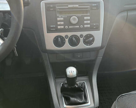 Серый Форд Фокус, объемом двигателя 1.6 л и пробегом 206 тыс. км за 3900 $, фото 34 на Automoto.ua