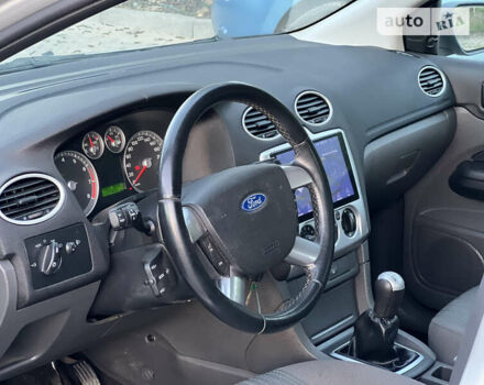 Серый Форд Фокус, объемом двигателя 1.6 л и пробегом 185 тыс. км за 4850 $, фото 11 на Automoto.ua