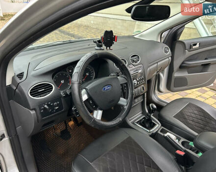 Сірий Форд Фокус, об'ємом двигуна 1.6 л та пробігом 268 тис. км за 4300 $, фото 6 на Automoto.ua