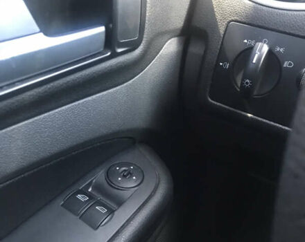 Серый Форд Фокус, объемом двигателя 1.6 л и пробегом 280 тыс. км за 3500 $, фото 14 на Automoto.ua