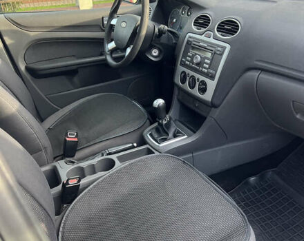 Серый Форд Фокус, объемом двигателя 1.6 л и пробегом 206 тыс. км за 3900 $, фото 41 на Automoto.ua