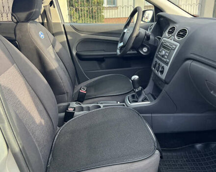 Серый Форд Фокус, объемом двигателя 1.6 л и пробегом 206 тыс. км за 3900 $, фото 40 на Automoto.ua